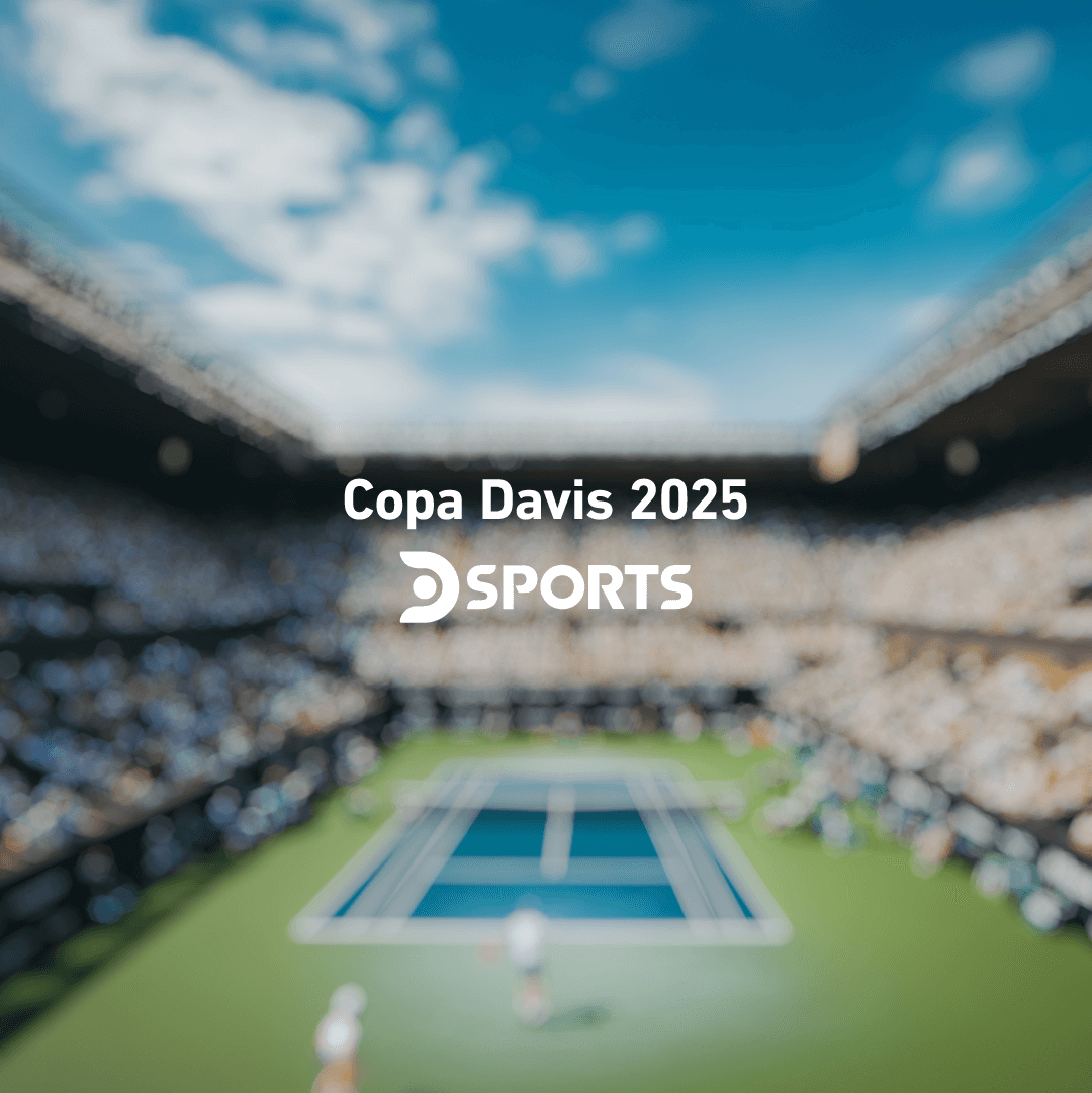 Quadra da Copa Davis 2025 com uma dupla de tenistas jogando