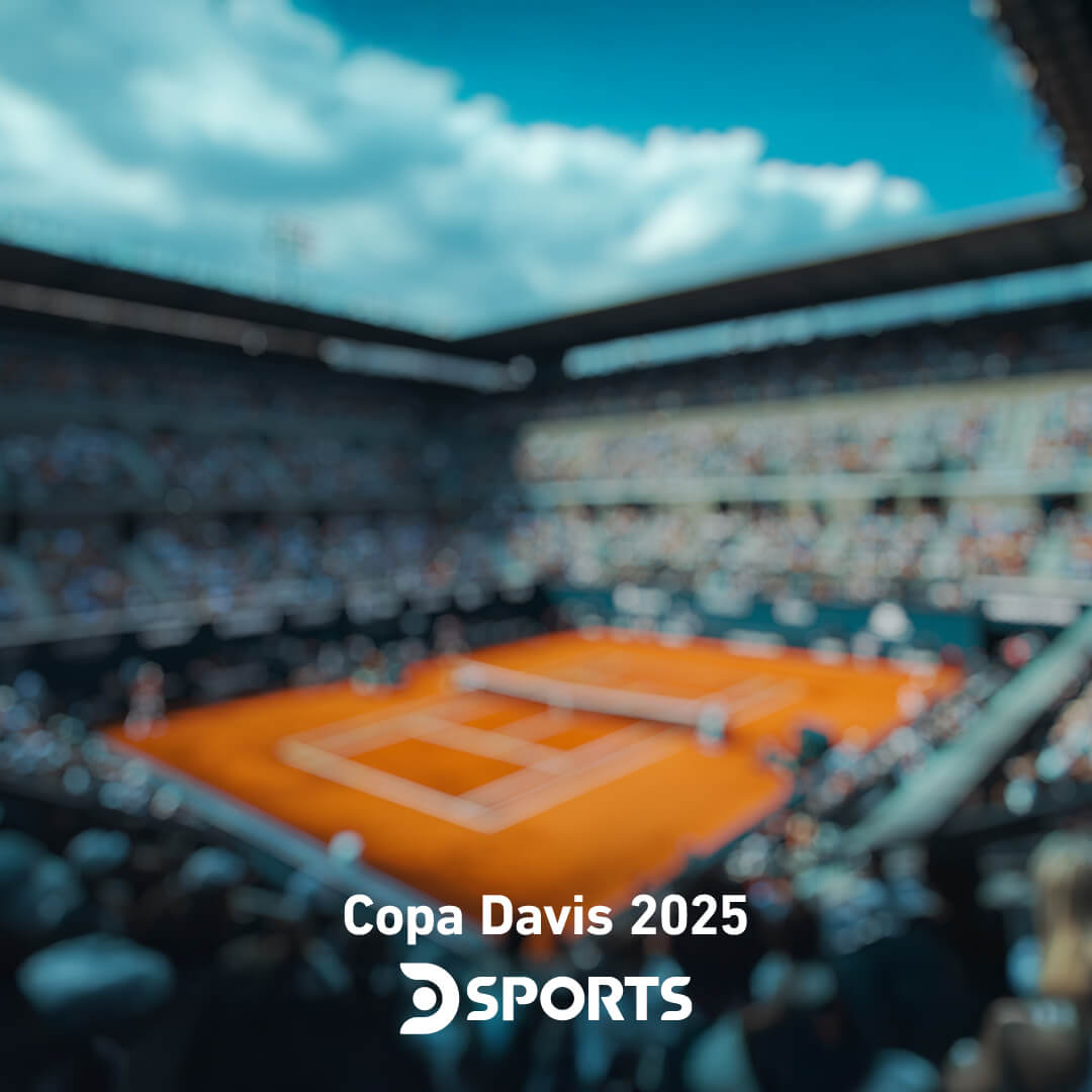 Quadra de saibro da Copa Davis 2025 com público cheio